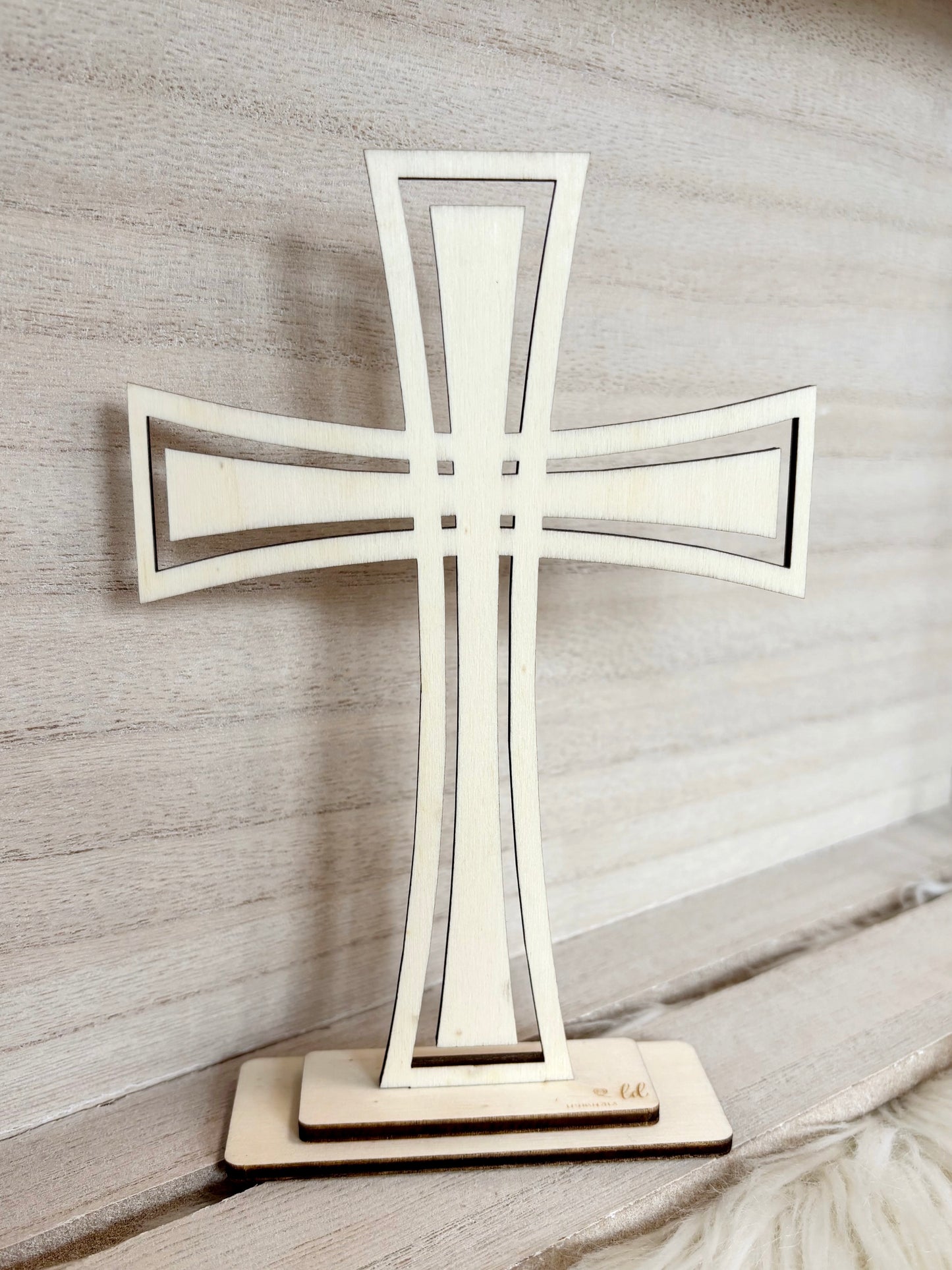 Leseni križci na podstavku