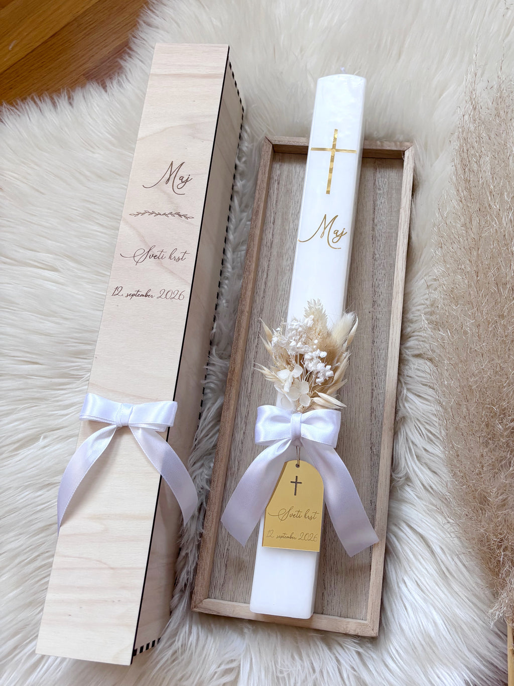 Personaliziran krstni komplet - white satin, s suhim šopkom