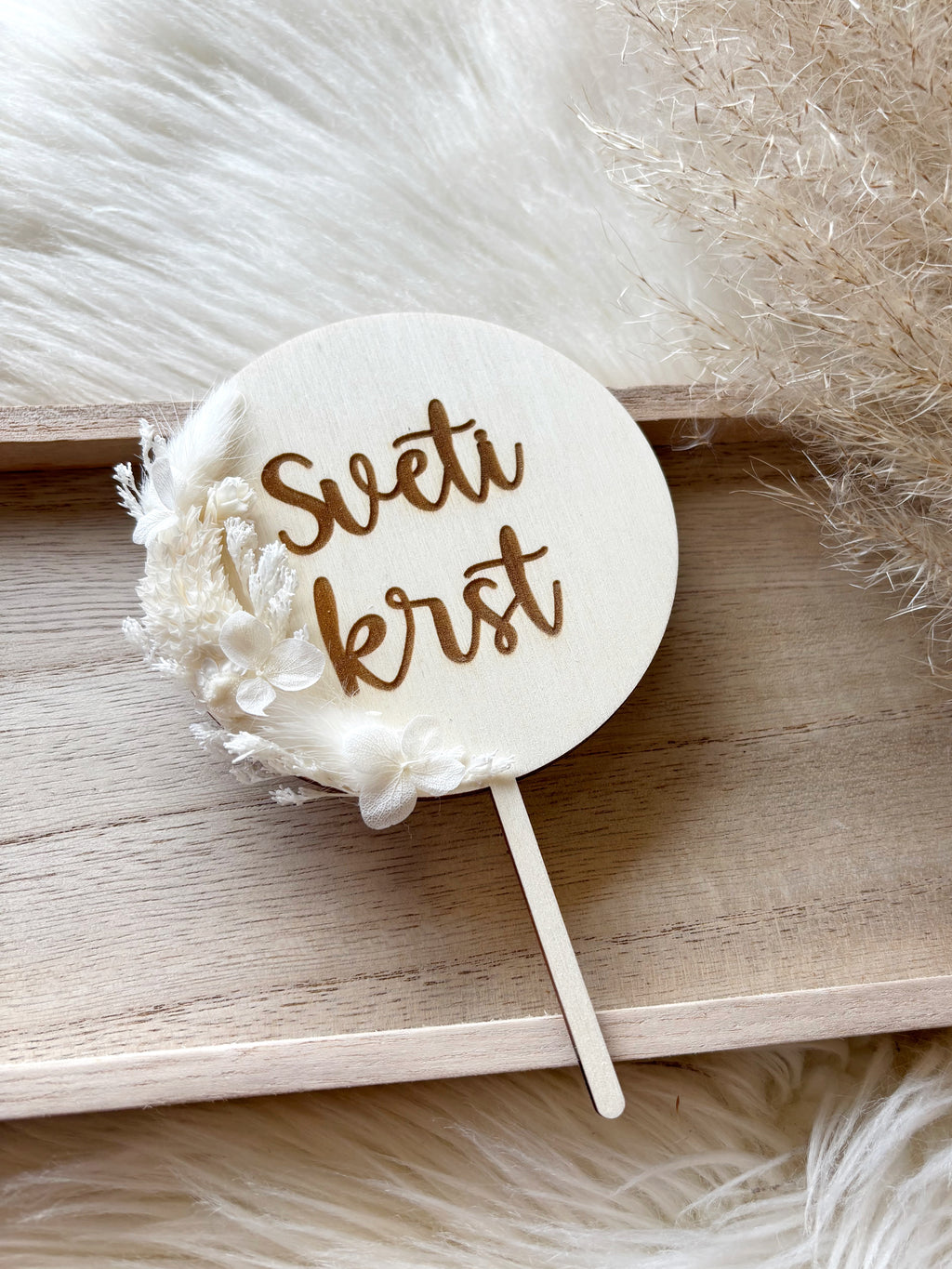 Cake topper s suhim cvetjem - graviran