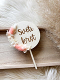 Cake topper s suhim cvetjem - graviran