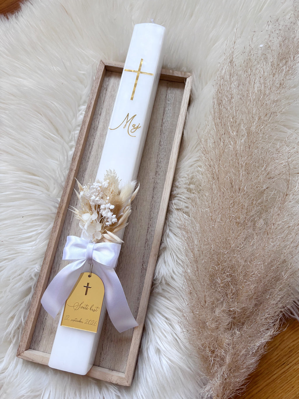 Personaliziran krstni komplet - white satin, s suhim šopkom