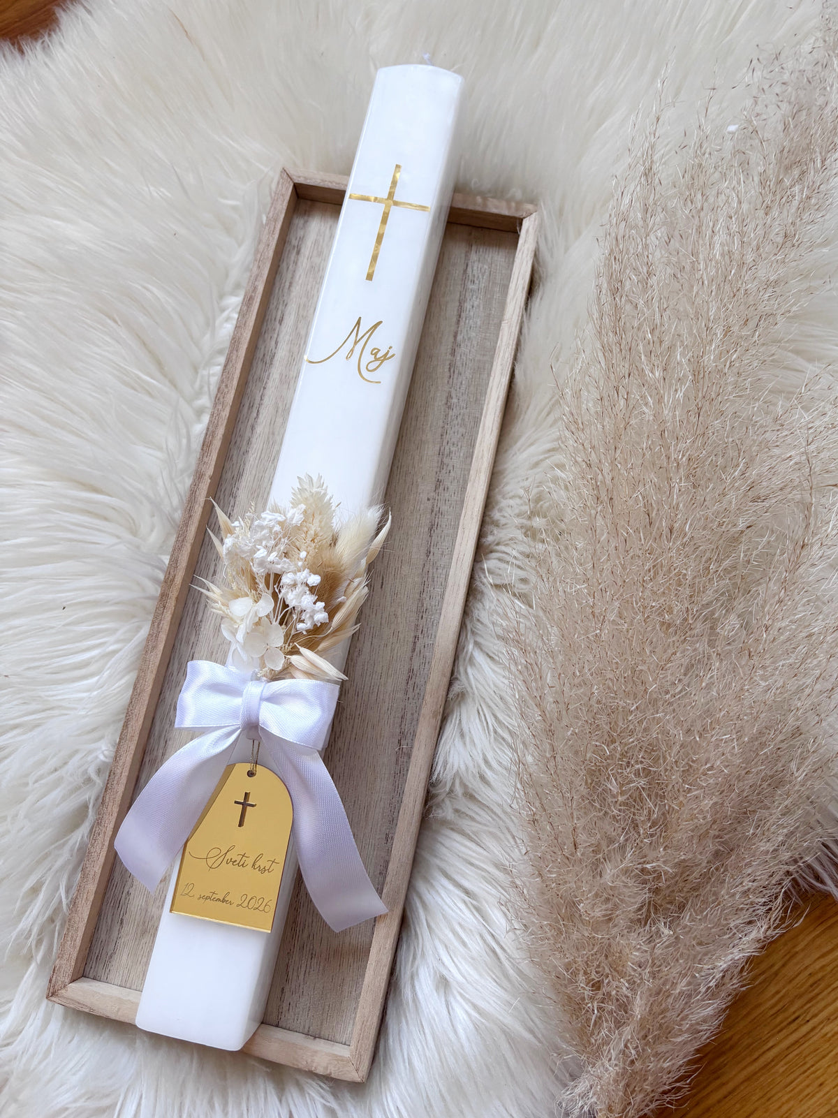 Personaliziran krstni komplet - white satin, s suhim šopkom