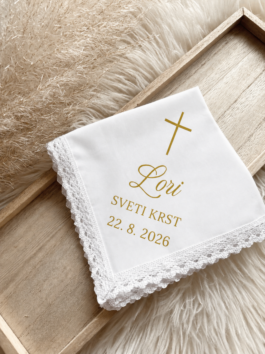 Personaliziran krstni prtiček - križ