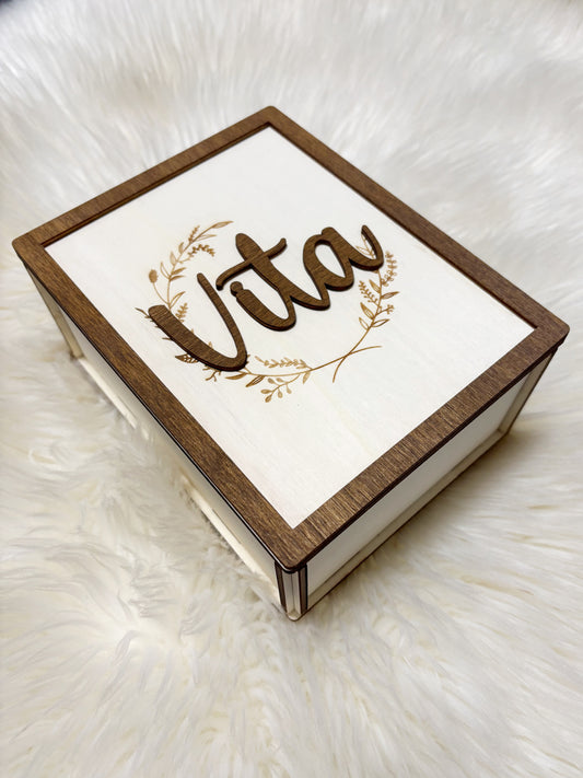 Personaliziran hranilnik z imenom